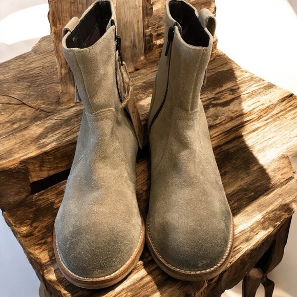 NWT | Crevo Linley Suede Taupe Boots - 6.5 - Picture 8 of 12